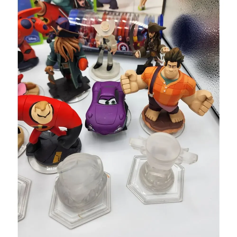 Disney Infinity 2.0 Pixar Characters Portal Pad Discs Book Games Case XBOX 360